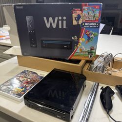 Nintendo Wii, Black Wii Holiday Bundle, Super Mario 