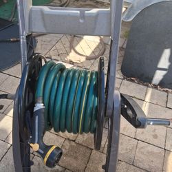 Suncast Loaded Hose Reel Mobile Hose 90ft Hose  200ft Capacity Lawn Garden Car Boat Wash Pressure Washer Irrigation Pool Deck 