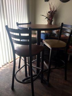 Pub table 3 chair