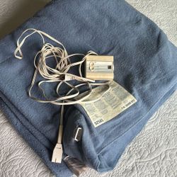 3 Electric Blankets / Twin