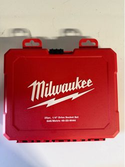 Milwaukee 1/4 in. Drive SAE/Metric Ratchet and Socket Mechanics Tool Set (25-Piece)