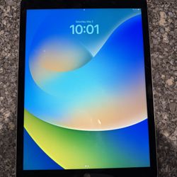 13 Inch iPad Pro (1st Generation)