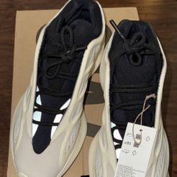 Yeezy 700 V3 Azael