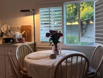 ROUND TABLE AND 4 chairs