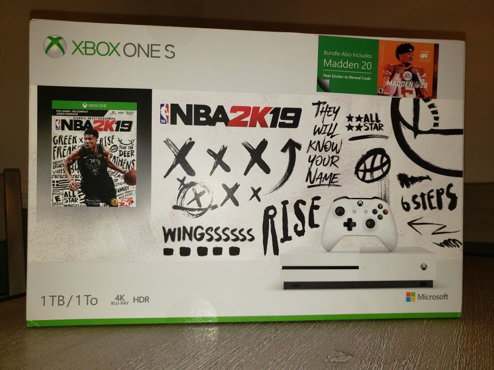 Xboxone s new, w/ nba2k19 and madden 20