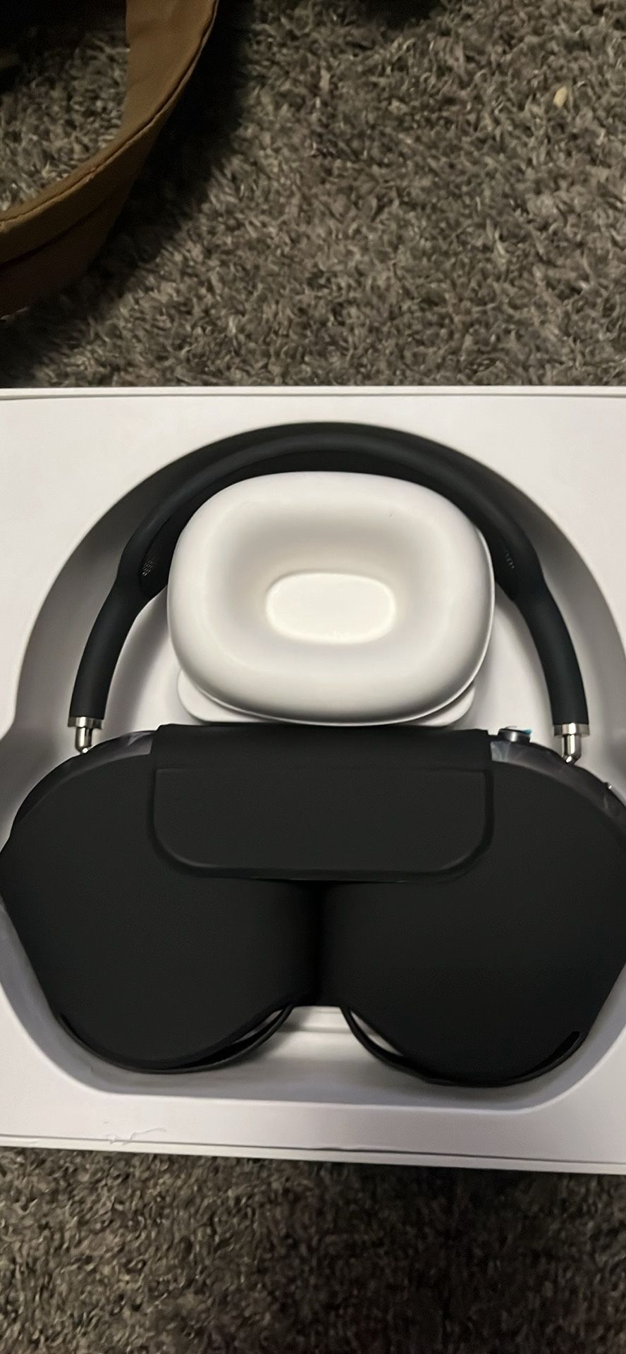 AirPod Max’s Brand new Opened Once To Get Checked At Apple Store Legit
