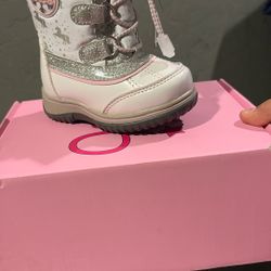 Brand New Girls Snow Boots Size 5C