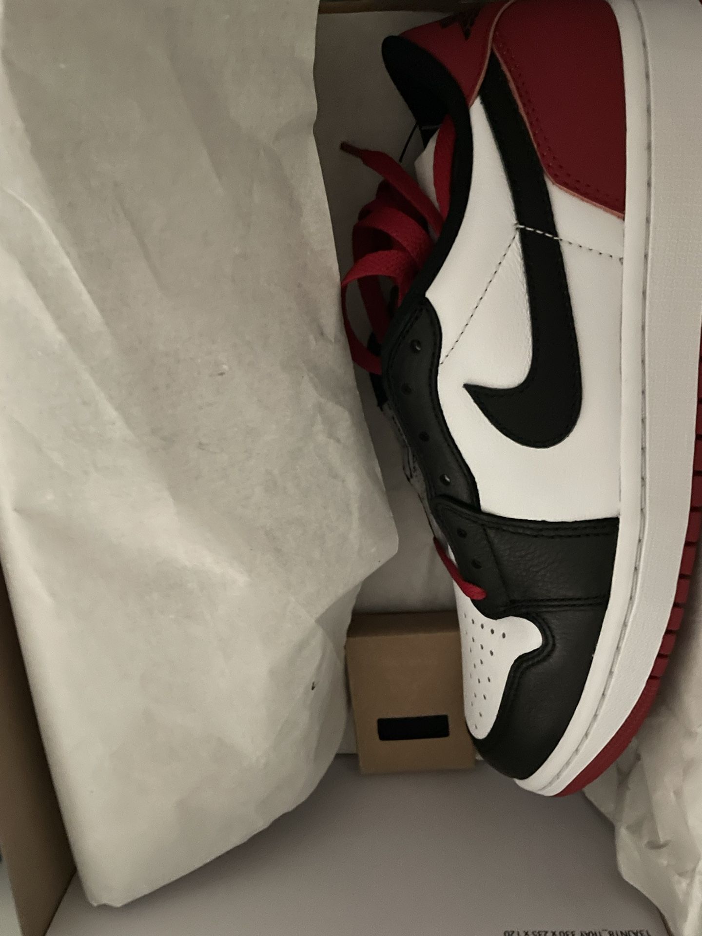 Jordan 1 Low OG “Black Toe”