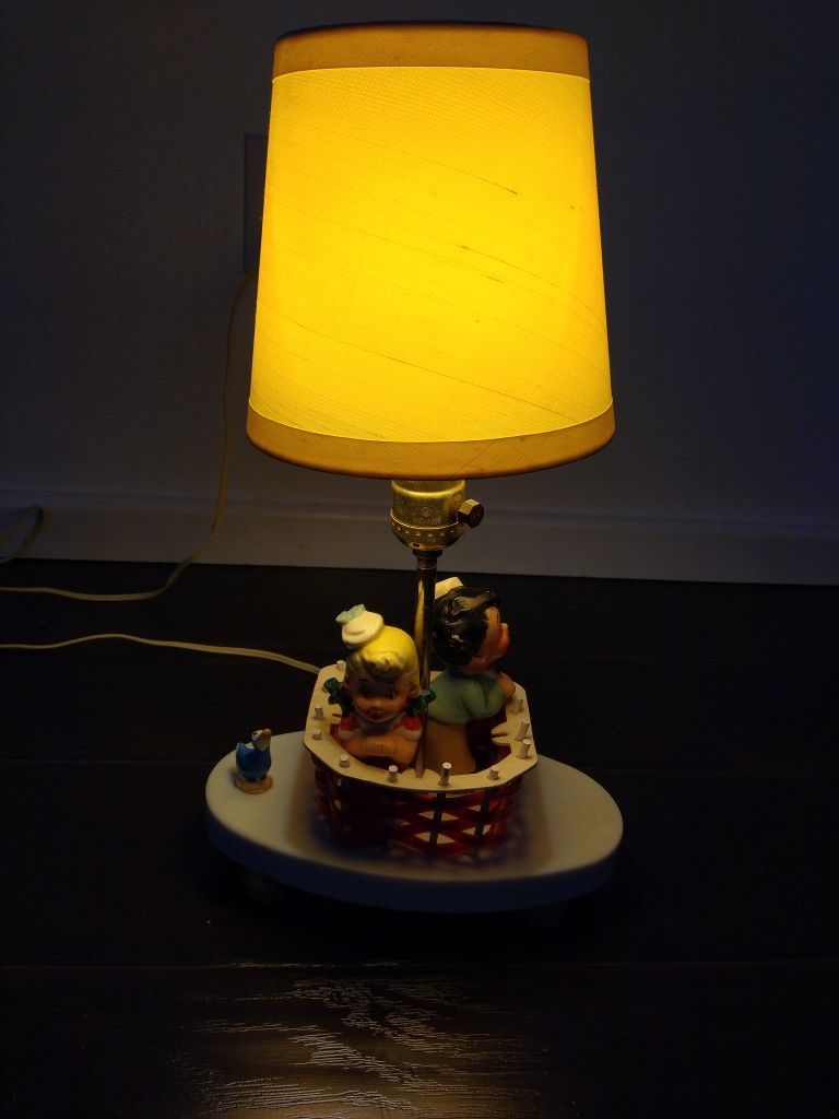 Vintage! 1969 Dolly Toy Co. Children's Lamp