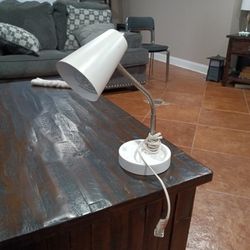 DESK LAMP 
