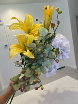 New Decor faux flowers All for $25