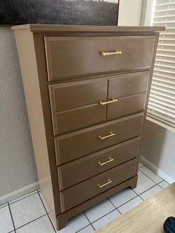 5-Drawer Dresser
