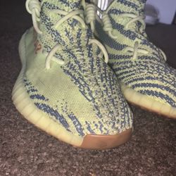 Adidas Yeezy Boost 350 V2 ‘Semi Frozen Yellow’  