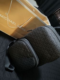Michael kors crossbody bag