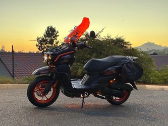 Sm tr200 scooter