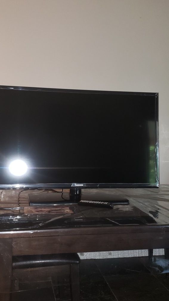 40 Samsung TV