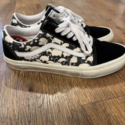 VANS OLD SCHOOL SKULLS SIZE 13