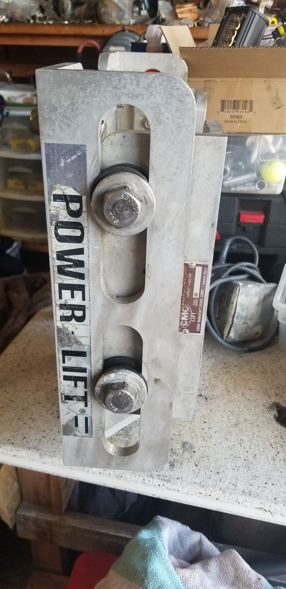 Power lift jack plate