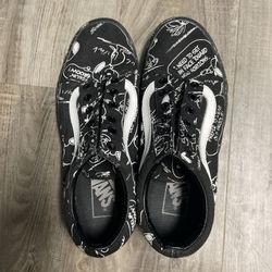 Size 6 men's/7.5 women's Vans peanuts x Old Skool Snoopy