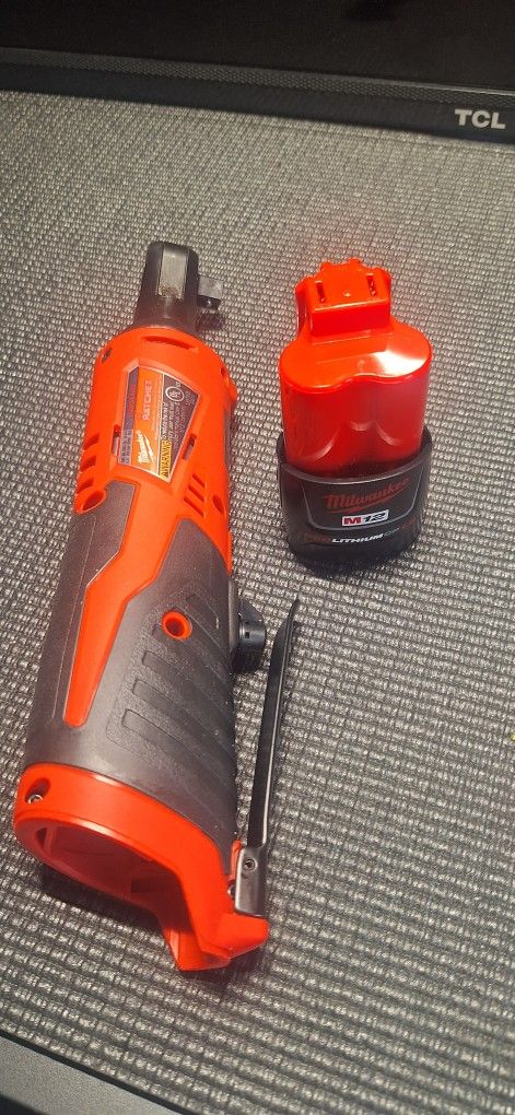 Milwaukee M12 3/8 Ratchet 