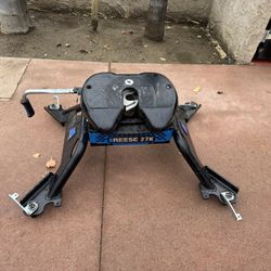 Reese Dodge Ram 27k 5th Wheel Hitch For OEM Puck System