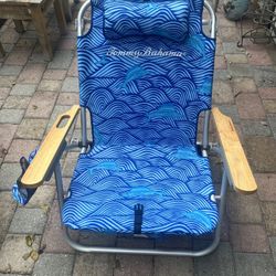 Tommy Bahama Deluxe Backpack Beach Chair