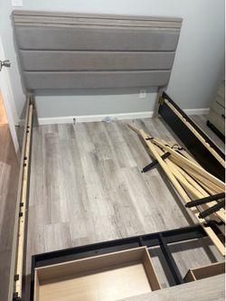 Queen size bedroom set