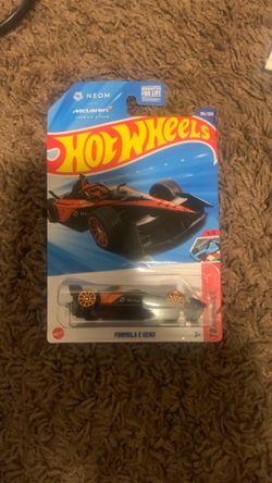 2025 Hot Wheels Track Aces Formula E Gen3 Black/orange McLaren Team
