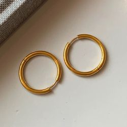 2.5cm Golden earring loop