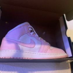 AIR JORDAN 1 MID (BIG KID)