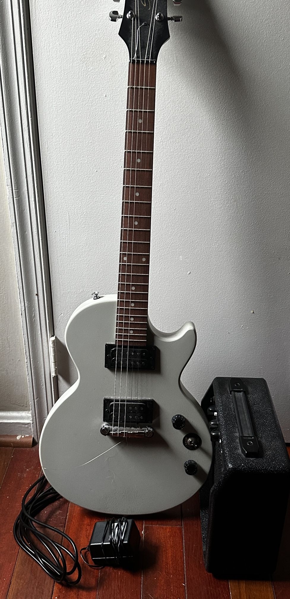 Electric Guitar with Amp - Barely Used, One String Broken