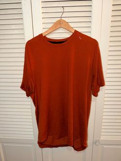 Lululemon men’s shirt