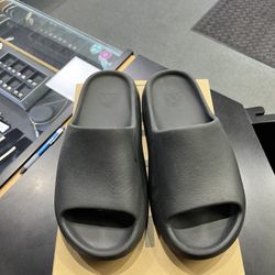 Adidas Slides Size 11 (844280-1)