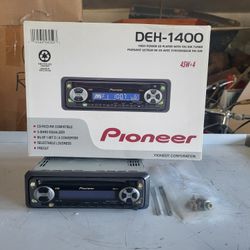 PIONEER DEH-1400 In Dash AM/FM/CD Player 