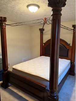 Queen Victoria bed with mattress