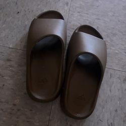 Yeezy Slides 