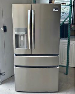 Frigidaire Gallery Counter-Depth 21.5-cu ft 34-in Wide with Ice Maker