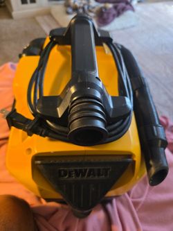 DEWALT Wet/Dry Shop Vacuum