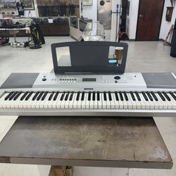 Yamaha YPG-225 Electric Piano 