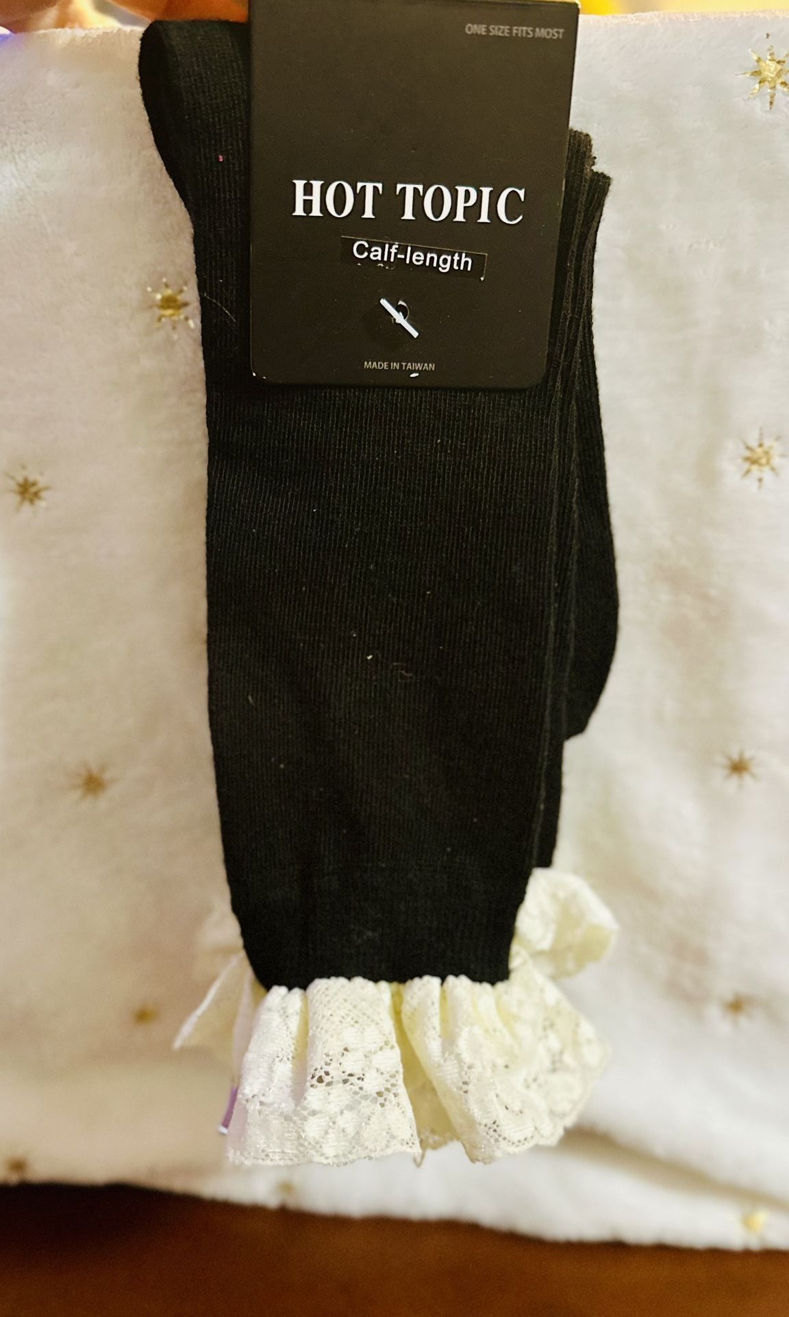 Hot Topic Women’s Calf Length Socks One Size