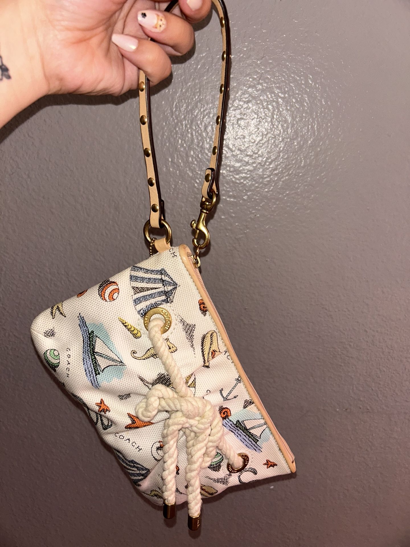 Coach Vintage Beach Wristlet