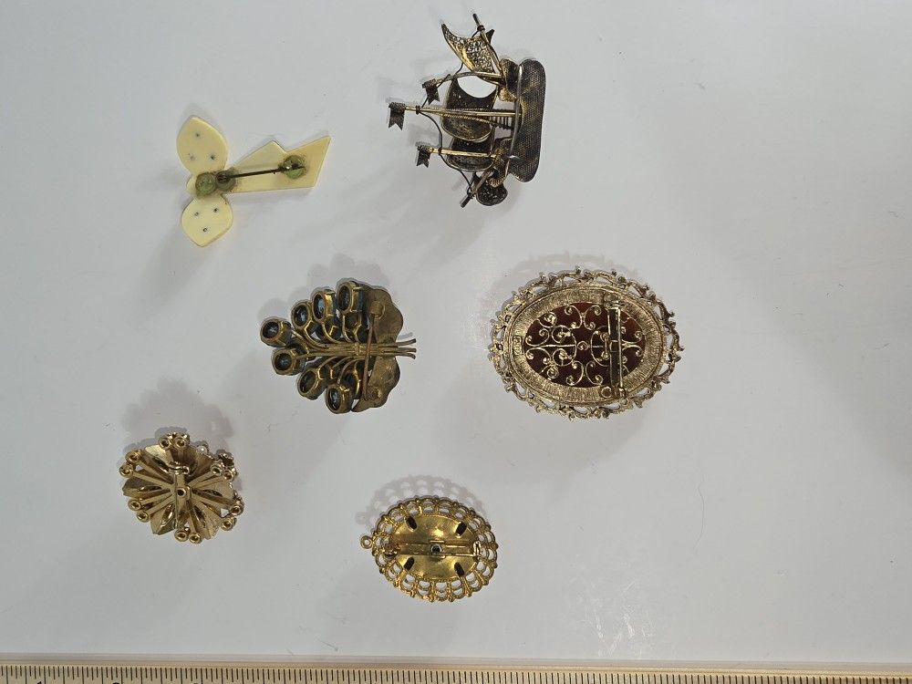 Antique And Vintage Brooche Collection Includes A Vermeil Ship Brooch Weighing 5.4 DWT