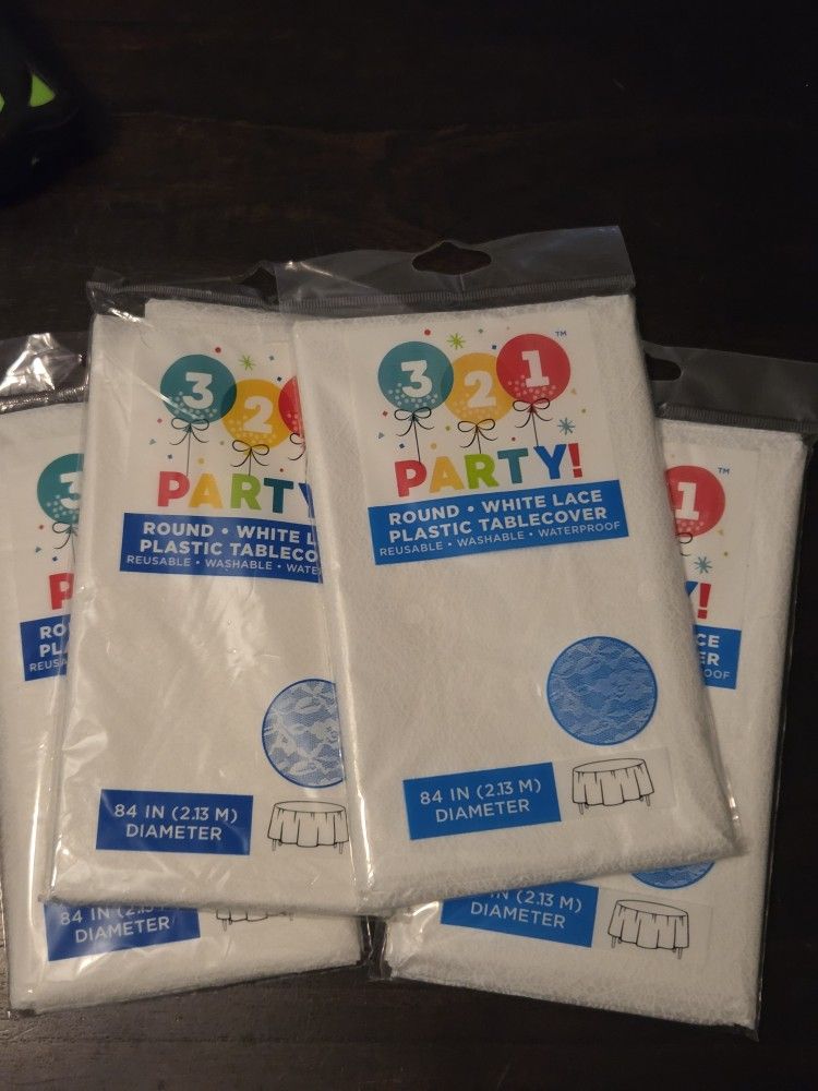 17 New Round White Lace Plastic Tablecover
