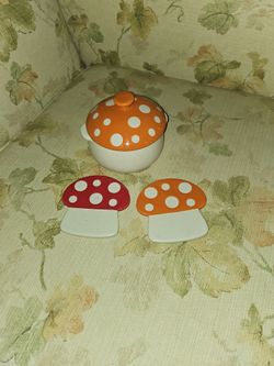 Mushroom Soup Crock And Coasters
