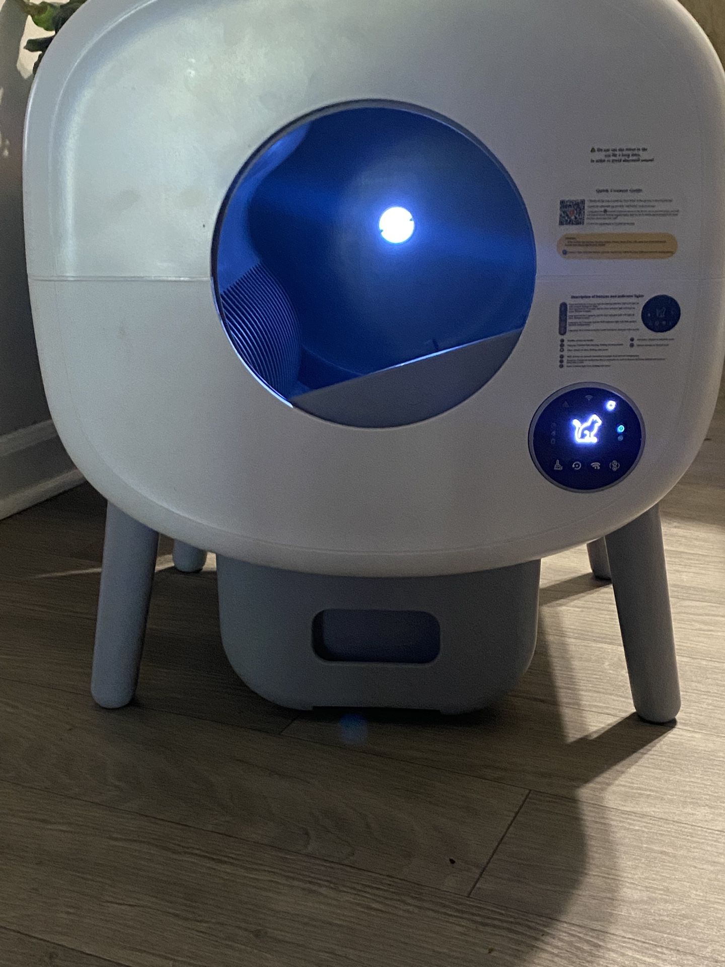 AUTOMATIC SMART CAT LITTER BOXs