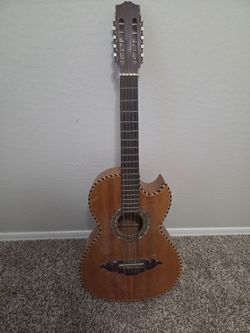 Bajo sexto/ guitar