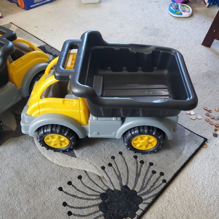 American Plastic Toys Kids’ Yellow Jumbo  Dump Trucks, Tilting Dump Bed 