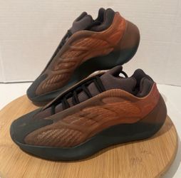 Adidas Yeezy 700 v3 copper fade authentic