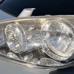 2005 Toyota Camry Headlight – OEM