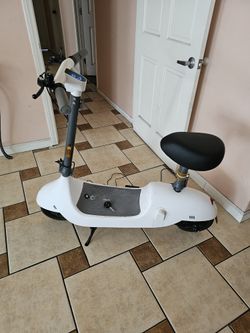 ELECTRIC SCOOTER OKAI WORKS PERFECTLY LED LIGHTS,INCLUDING CHARGER, 15MPH YOU CAN DRIVING BEFORE PURCHASE FOR ANY QUESTION TEXT ME PLEASE SE HABLA ESP